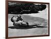 FROM HERE TO ETERNITY, 1953 directed by FRED ZINNEMANN Burt Lancaster and Deborah Kerr (b/w photo)-null-Framed Photo