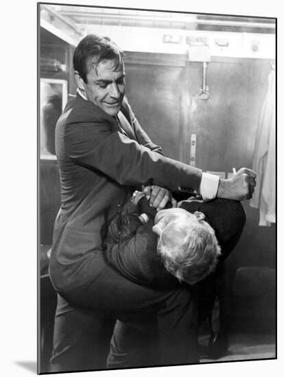From Russia with Love, Sean Connery, Robert Shaw, 1963, Fight-null-Mounted Photo