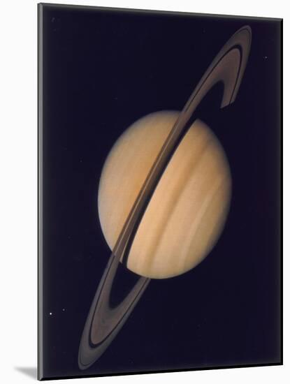 Full View of Saturn and Her Rings, 1980-null-Mounted Giclee Print