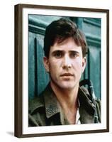 GALLIPOLI, 1981 directed by PETER WEIR Mel Gibson (photo)-null-Framed Photo