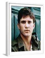 GALLIPOLI, 1981 directed by PETER WEIR Mel Gibson (photo)-null-Framed Photo