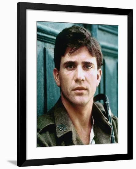 GALLIPOLI, 1981 directed by PETER WEIR Mel Gibson (photo)-null-Framed Photo