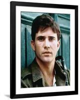 GALLIPOLI, 1981 directed by PETER WEIR Mel Gibson (photo)-null-Framed Photo