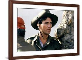 GALLIPOLI, 1981 directed by PETER WEIR On the set, Mel Gibson (photo)-null-Framed Photo