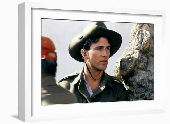 GALLIPOLI, 1981 directed by PETER WEIR On the set, Mel Gibson (photo)-null-Framed Photo