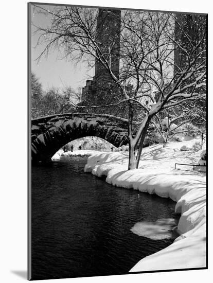 Gapstow Bridge over Pond in Central Park After Snowstorm-Alfred Eisenstaedt-Mounted Photographic Print