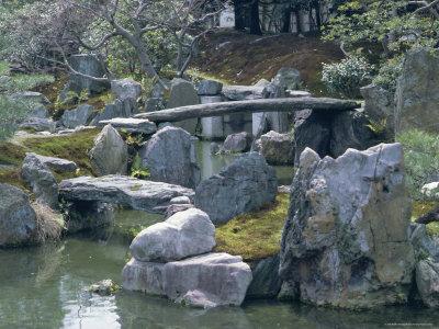 https://imgc.allpostersimages.com/img/posters/garden-nijo-castle-kyoto-japan-asia_u-L-P2E56W0.jpg?artPerspective=n