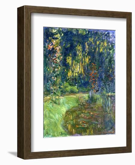 Garden of Giverny, 1923-Claude Monet-Framed Giclee Print