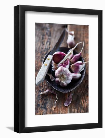 Garlic Bulbs and Cloves in a Ceramic Dish-barbaradudzinska-Framed Photographic Print