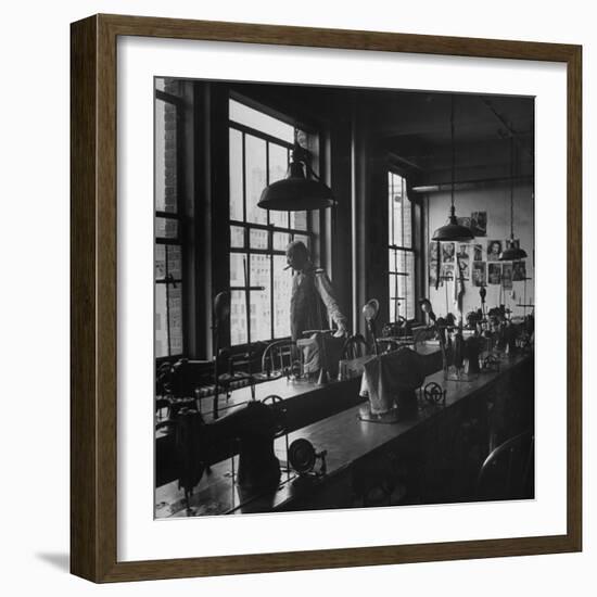 Garment Industry Slump-Sam Shere-Framed Photographic Print