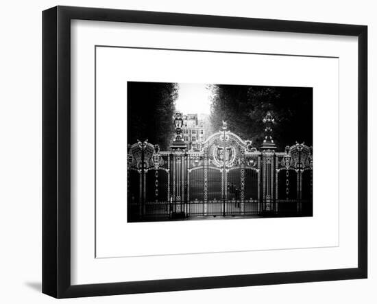 Gate at Buckingham Palace - Green Park - London - UK - England - United Kingdom - Europe-Philippe Hugonnard-Framed Art Print