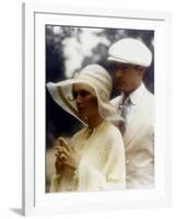 Gatsby le Magnifique THE GREAT GATSBY by Jack Clayton with Robert Redford and Mia Farrow, 1974 (pho-null-Framed Photo