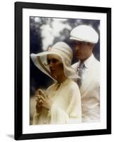 Gatsby le Magnifique THE GREAT GATSBY by Jack Clayton with Robert Redford and Mia Farrow, 1974 (pho-null-Framed Photo