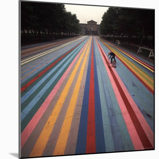 Gene Davis Putting Finishing "Franklin's Footpath," Painted in Front of Philadelphia Museum of Art-Henry Groskinsky-Mounted Premium Photographic Print