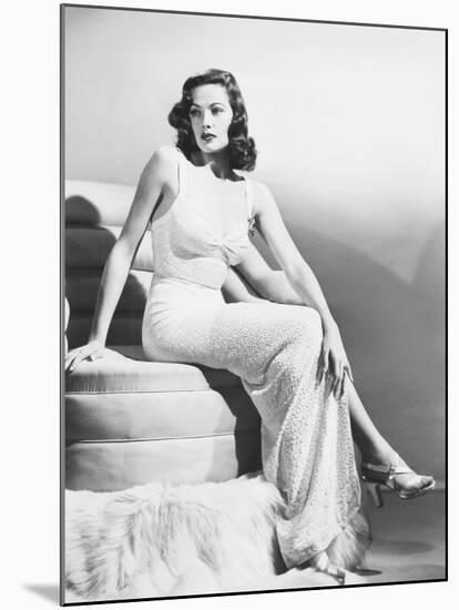 Gene Tierney-null-Mounted Photo