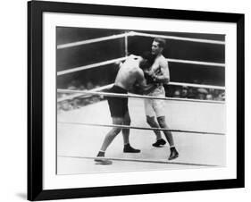 Gene Tunney-Jack Dempsey Boxing Match or the 'Long Count Fight' of Sept. 22, 1927-null-Framed Photo