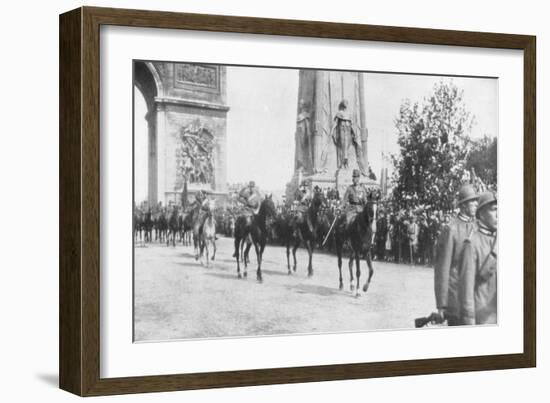 General Montuori and Italian Troops During the Victory Parade, Paris, France,14 July 1919-null-Framed Giclee Print