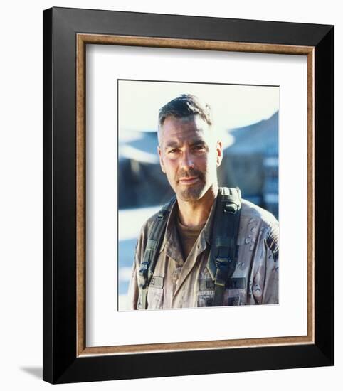 George Clooney - Three Kings-null-Framed Photo