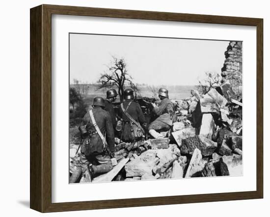 German Machine Gun WWI-Robert Hunt-Framed Photographic Print