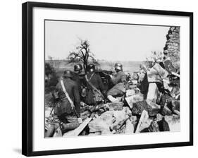 German Machine Gun WWI-Robert Hunt-Framed Photographic Print