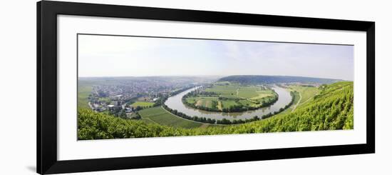 Germany, Baden-Wurttemberg, Mundelsheim, Neckarschleife-Herbert Kehrer-Framed Photographic Print