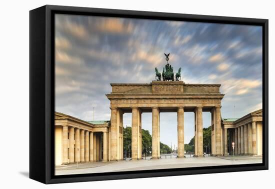 Germany, Deutschland. Berlin. Berlin Mitte. Brandenburg Gate, Brandenburger Tor-Francesco Iacobelli-Framed Stretched Canvas