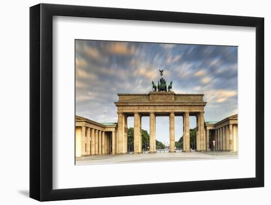 Germany, Deutschland. Berlin. Berlin Mitte. Brandenburg Gate, Brandenburger Tor-Francesco Iacobelli-Framed Photographic Print