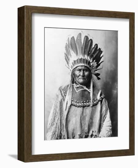 Geronimo (1829-1909)-Aaron Canady-Framed Photographic Print