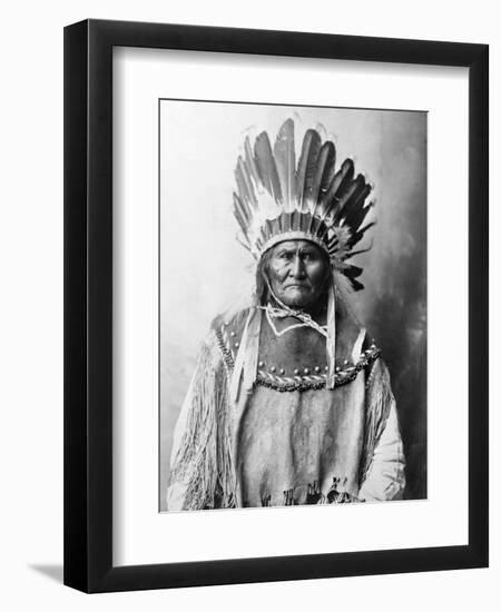 Geronimo (1829-1909)-Aaron Canady-Framed Photographic Print