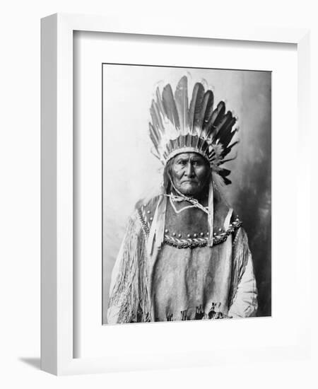 Geronimo (1829-1909)-Aaron Canady-Framed Photographic Print