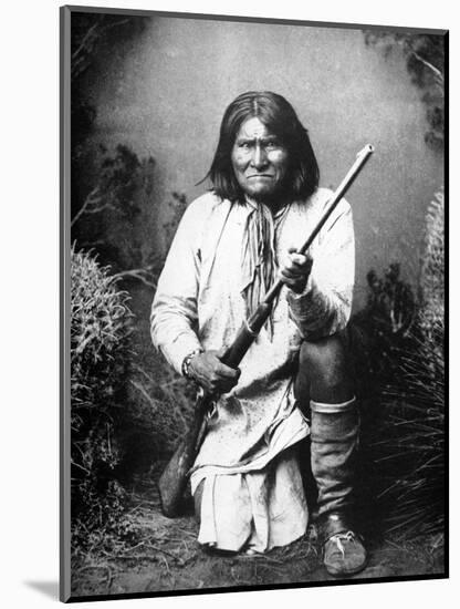 Geronimo (1829-1909)-null-Mounted Photographic Print