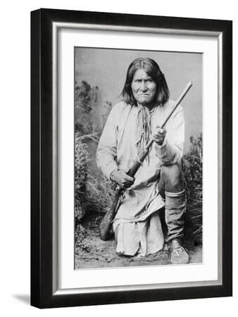 GERONIMO *APACHE INDIAN CHIEF* SIGNED AUTO 11x14 PHOTO DISPLAY READY 2 FRAME! 
