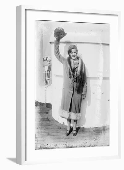 Gertrude Ederle returns home to New York after swimming the Channel, 1926-George Grantham Bain-Framed Photographic Print