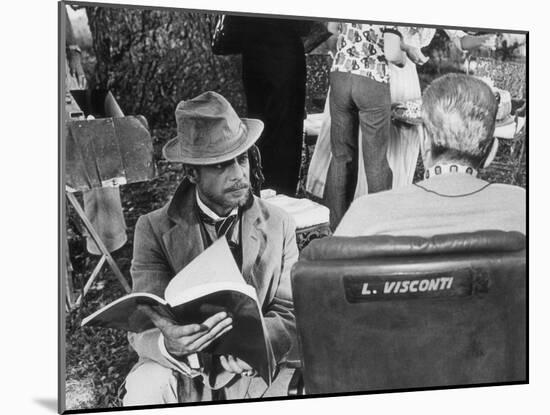 Giancarlo Giannini and Luchino Visconti on the Set of the Innocent-Marisa Rastellini-Mounted Photographic Print