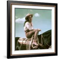 Giant, 1955 directed by GEORGE STEVENS Elizabeth Taylor (photo)-null-Framed Photo