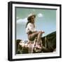 Giant, 1955 directed by GEORGE STEVENS Elizabeth Taylor (photo)-null-Framed Photo