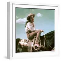 Giant, 1955 directed by GEORGE STEVENS Elizabeth Taylor (photo)-null-Framed Photo