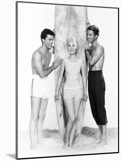 Gidget, James Darren, Sandra Dee, Cliff Robertson, 1961-null-Mounted Photo