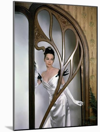 GIGI, 1958 directed by VINCENTE MINNELLI Leslie Caron (photo)-null-Mounted Photo