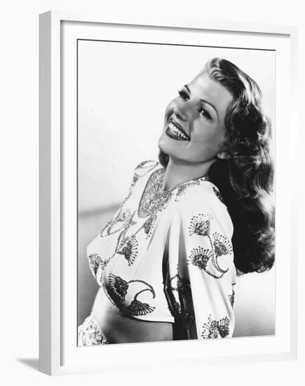 GILDA, 1946 directed by CHARLES VIDOR Rita Hayworth (b/w photo)-null-Framed Photo