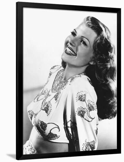 GILDA, 1946 directed by CHARLES VIDOR Rita Hayworth (b/w photo)-null-Framed Photo