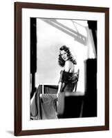 GILDA, 1946 directed by CHARLES VIDOR Rita Hayworth (b/w photo)-null-Framed Photo