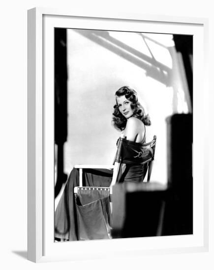 GILDA, 1946 directed by CHARLES VIDOR Rita Hayworth (b/w photo)-null-Framed Photo