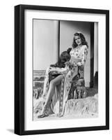 GILDA, 1946 directed by CHARLES VIDOR Rita Hayworth (b/w photo)-null-Framed Photo