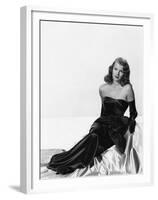 GILDA, 1946 directed by CHARLES VIDOR Rita Hayworth (b/w photo)-null-Framed Photo