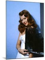 GILDA, 1946 directed by CHARLES VIDOR Rita Hayworth (photo)-null-Mounted Photo