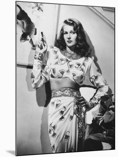 Gilda, Rita Hayworth, 1946-null-Mounted Photographic Print