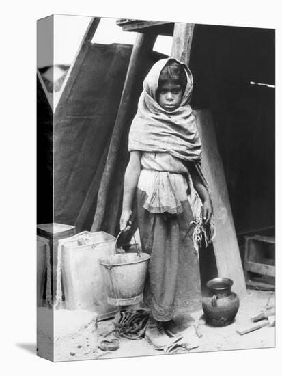 Girl Carrying Water, Mexico, 1927-Tina Modotti-Stretched Canvas