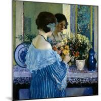 Girl in Blue Arranging Flowers (Oil on Canvas)-Frederick Carl Frieseke-Mounted Giclee Print