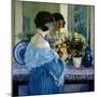 Girl in Blue Arranging Flowers (Oil on Canvas)-Frederick Carl Frieseke-Mounted Giclee Print